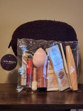NWT, ULTA BEAUTY COLLECTION